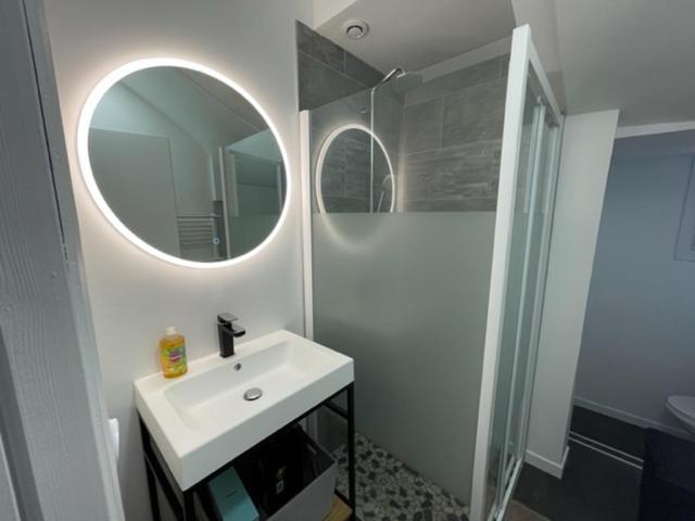- Le Nuage - Unique, Espace Spa Privatif Et Jardin Avec Plancha Et Salon Privatif, Stationnement Public Gratuit Niort Buitenkant foto